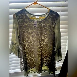 Boutique style nwt blouse